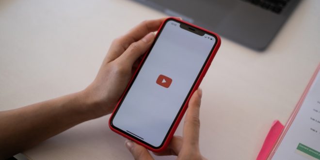 5 Cara Minimize YouTube di iPhone dengan Mudah